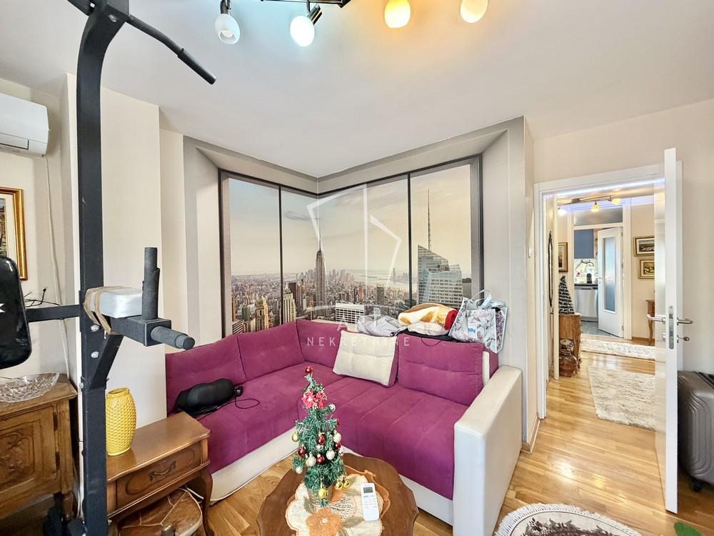 Stan na prodaju u Beogradu, Novi Beograd, cetvorosoban, 101m2, cena 450000 evra