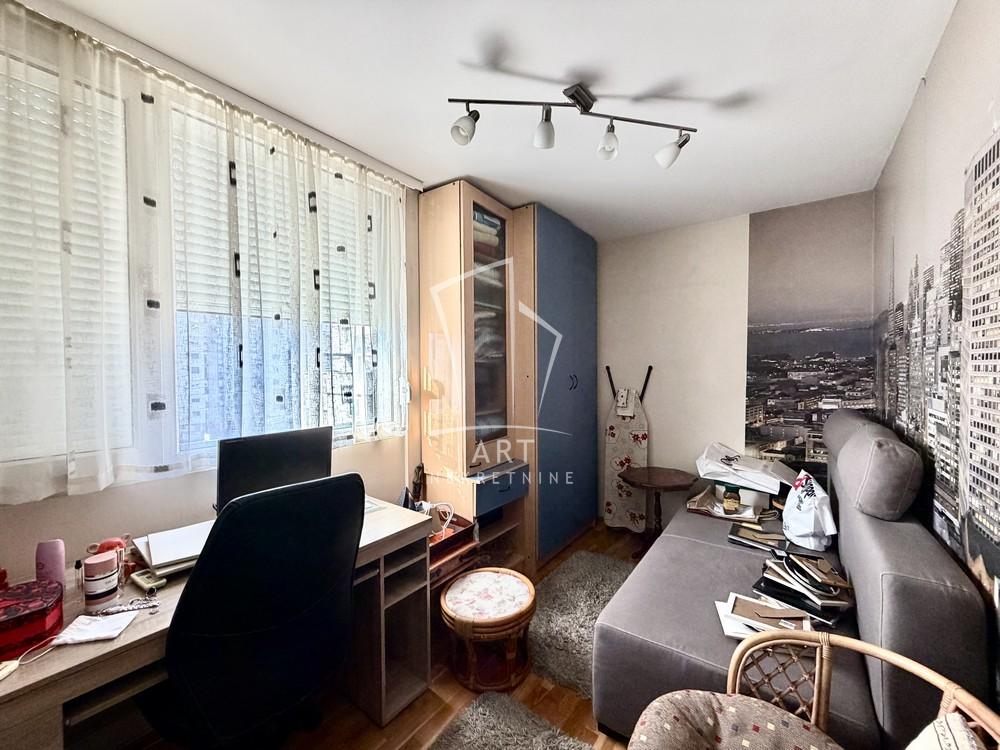 Stan na prodaju u Beogradu, Novi Beograd, cetvorosoban, 101m2, cena 450000 evra