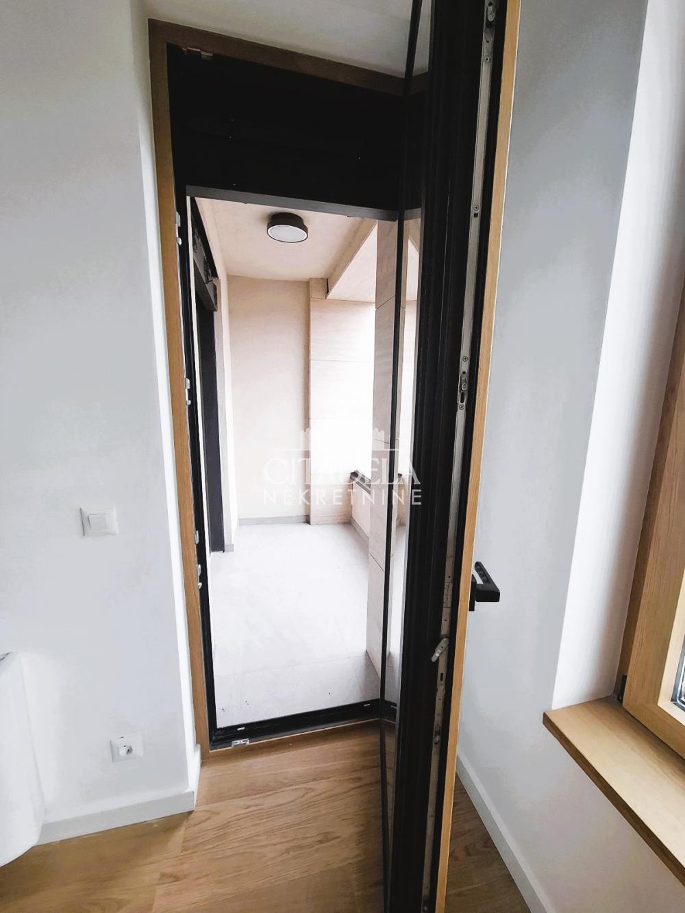 Stan na prodaju u Beogradu, Banovo brdo, dvosoban, 50m2, cena 174000 evra