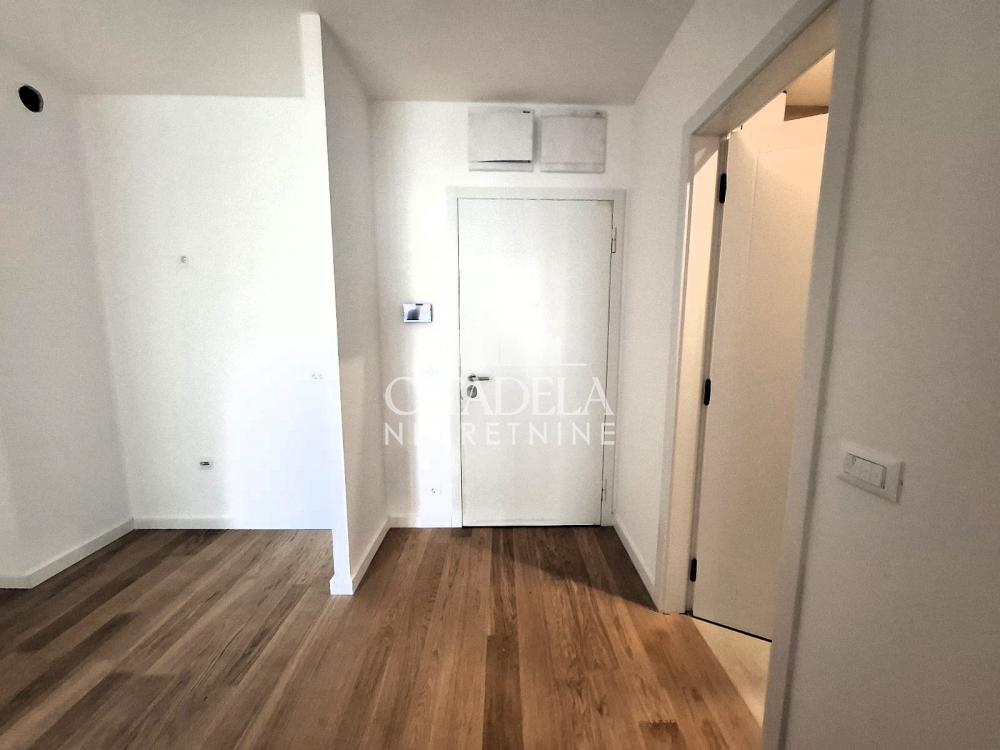 Stan na prodaju u Beogradu, Banovo brdo, dvosoban, 50m2, cena 174000 evra