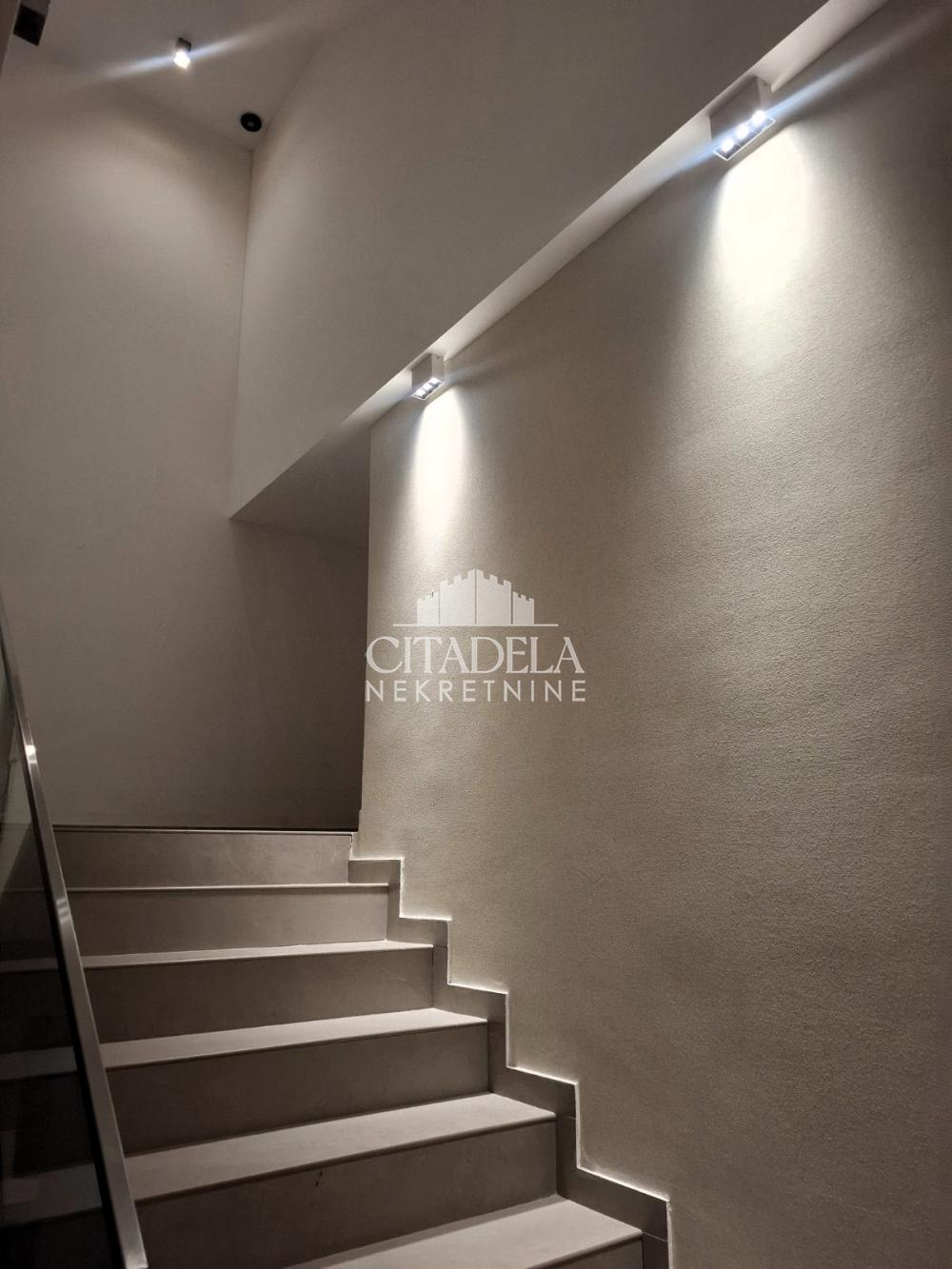 Stan na prodaju u Beogradu, Banovo brdo, dvosoban, 50m2, cena 174000 evra