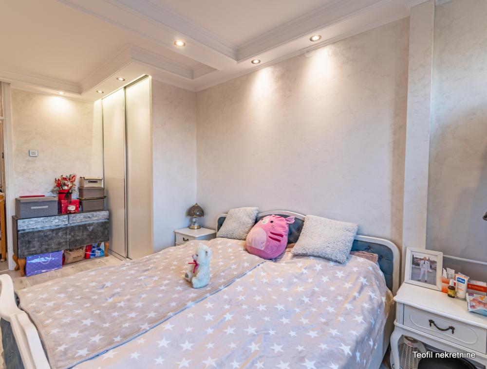 Stan na prodaju u Beogradu, Prvomajska, trosoban, 74m2, cena 255000 evra