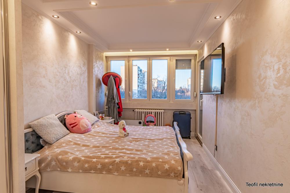 Stan na prodaju u Beogradu, Prvomajska, trosoban, 74m2, cena 255000 evra