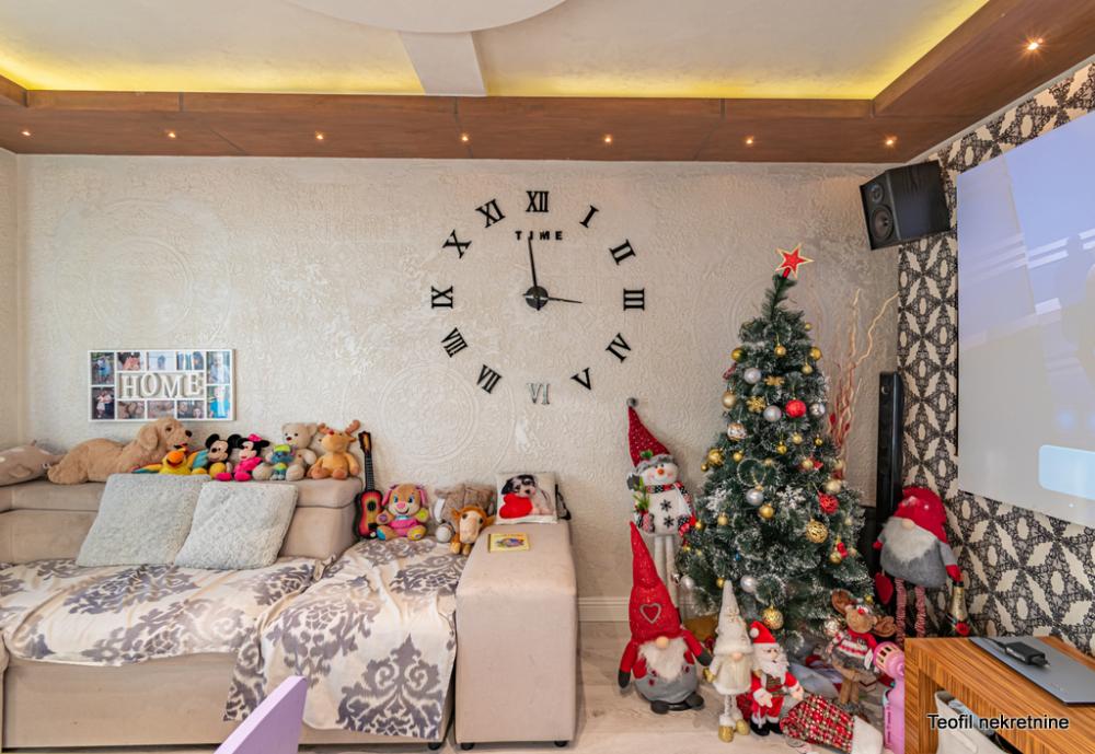 Stan na prodaju u Beogradu, Prvomajska, trosoban, 74m2, cena 255000 evra