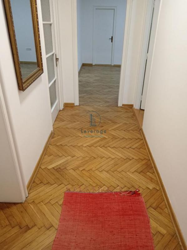 Stan na prodaju u Beogradu, Vračar (Hram), troiposoban, 84m2, cena 320000 evra