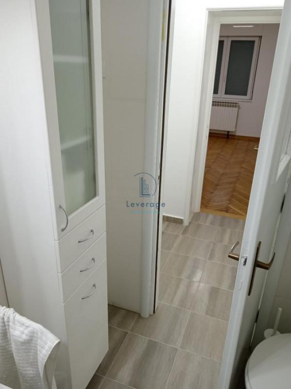 Stan na prodaju u Beogradu, Vračar (Hram), troiposoban, 84m2, cena 320000 evra