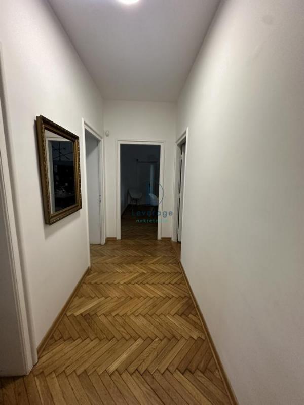 Stan na prodaju u Beogradu, Vračar (Hram), troiposoban, 84m2, cena 320000 evra