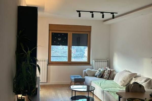 Stan na prodaju u Beogradu, Zemun, trosoban, 70m2, cena 320000 evra