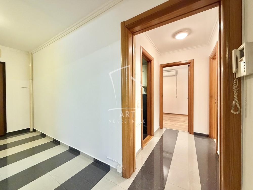 Stan na prodaju u Beogradu, Vračar, trosoban, 90m2, cena 432000 evra