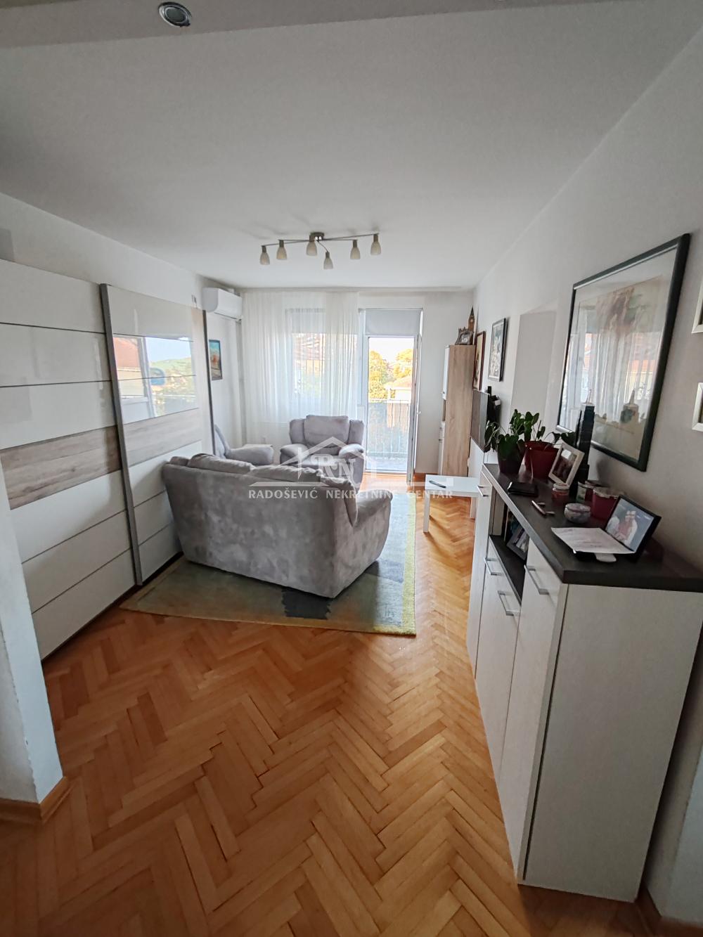 Stan na prodaju u Beogradu, Karaburma, dvoiposoban, 55m2, cena 178500 evra