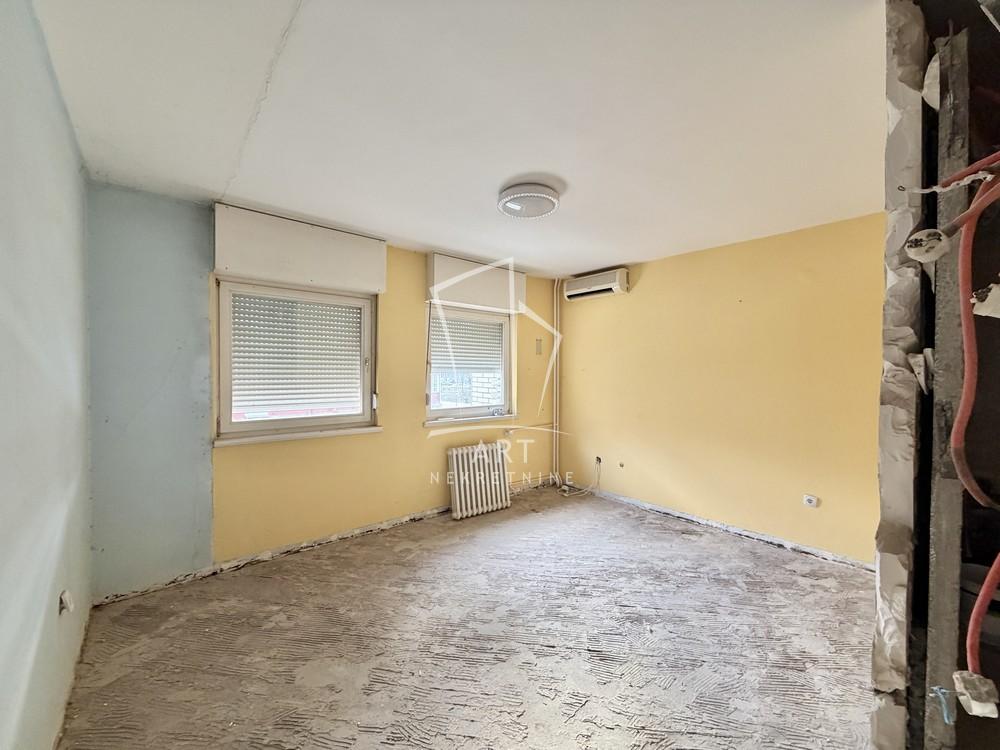 Stan na prodaju u Beogradu, Novi Beograd, dvoiposoban, 69m2, cena 247000 evra