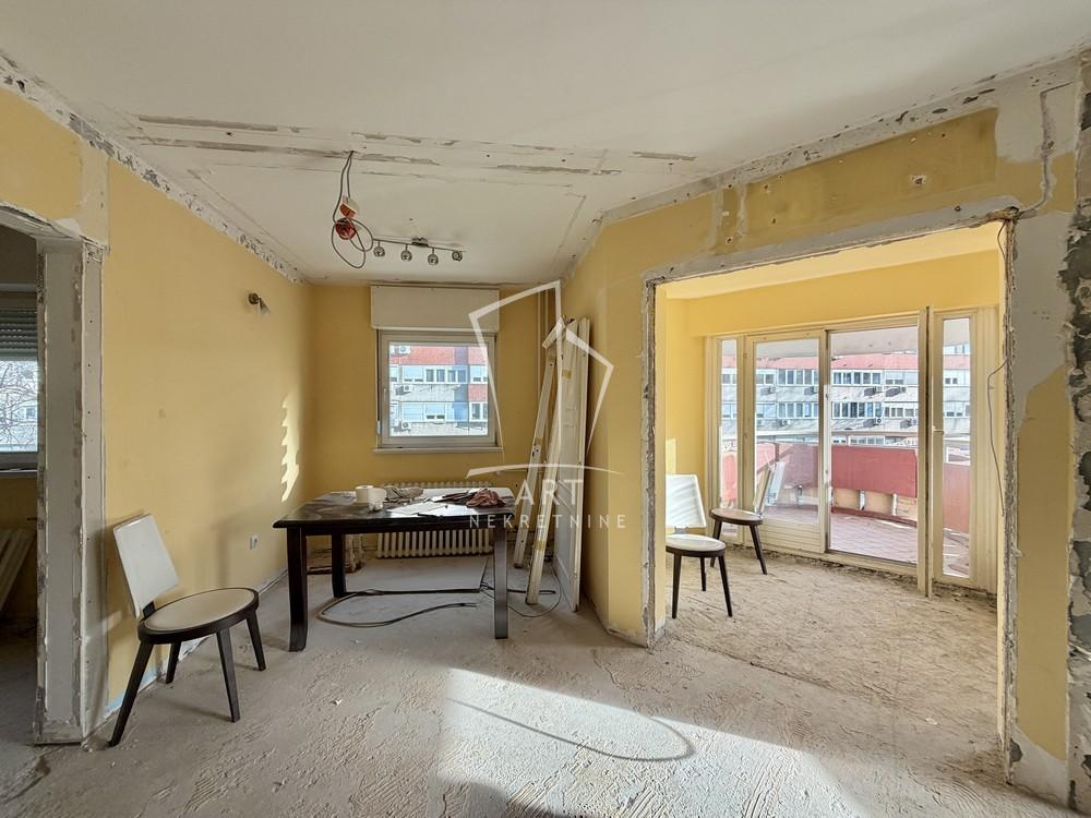 Stan na prodaju u Beogradu, Novi Beograd, dvoiposoban, 69m2, cena 247000 evra