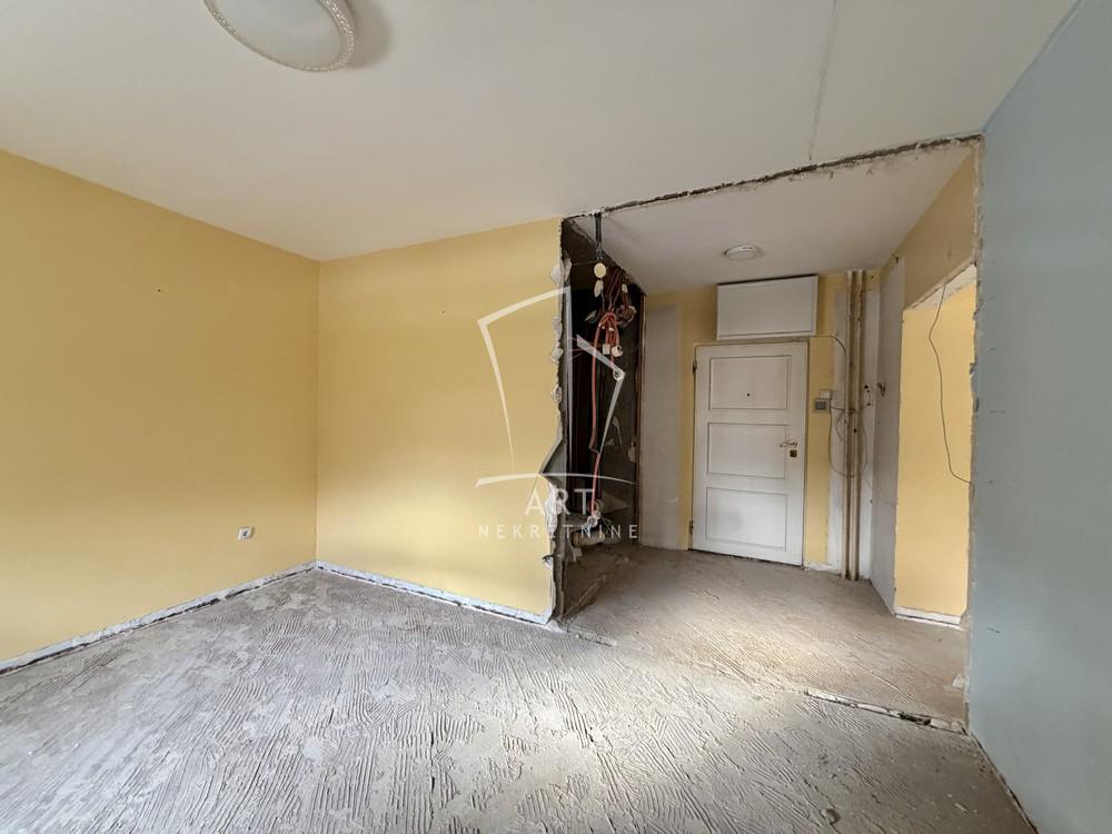 Stan na prodaju u Beogradu, Novi Beograd, dvoiposoban, 69m2, cena 247000 evra