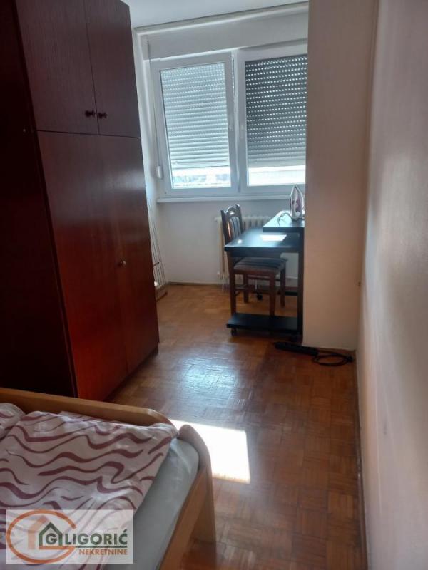 Stan na prodaju u Beogradu, Novi Beograd blok 21 (10. gimnazija), jednoiposoban, 44m2, cena 202000 evra