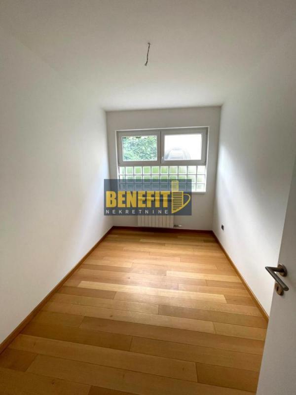 Stan na prodaju u Beogradu, Autokomanda, cetvorosoban, 88m2, cena 308000 evra