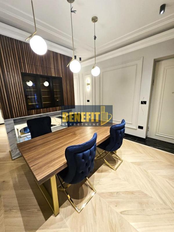 Stan na prodaju u Beogradu, Vračar (Centar), cetvorosoban, 100m2, cena 530000 evra