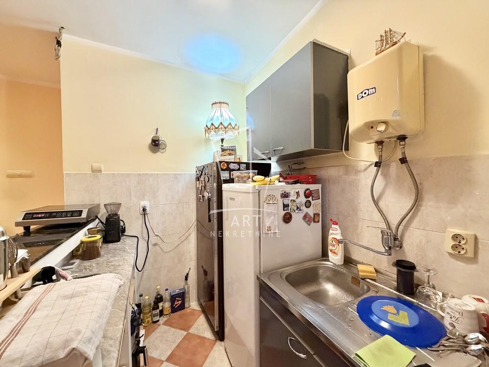 Stan na prodaju u Beogradu, Zvezdara, dvoiposoban, 62m2, cena 163000 evra