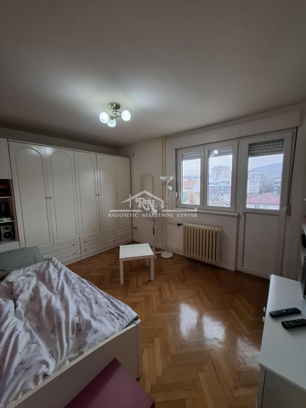 Stan na prodaju u Beogradu, Karaburma, dvosoban, 53m2, cena 152500 evra