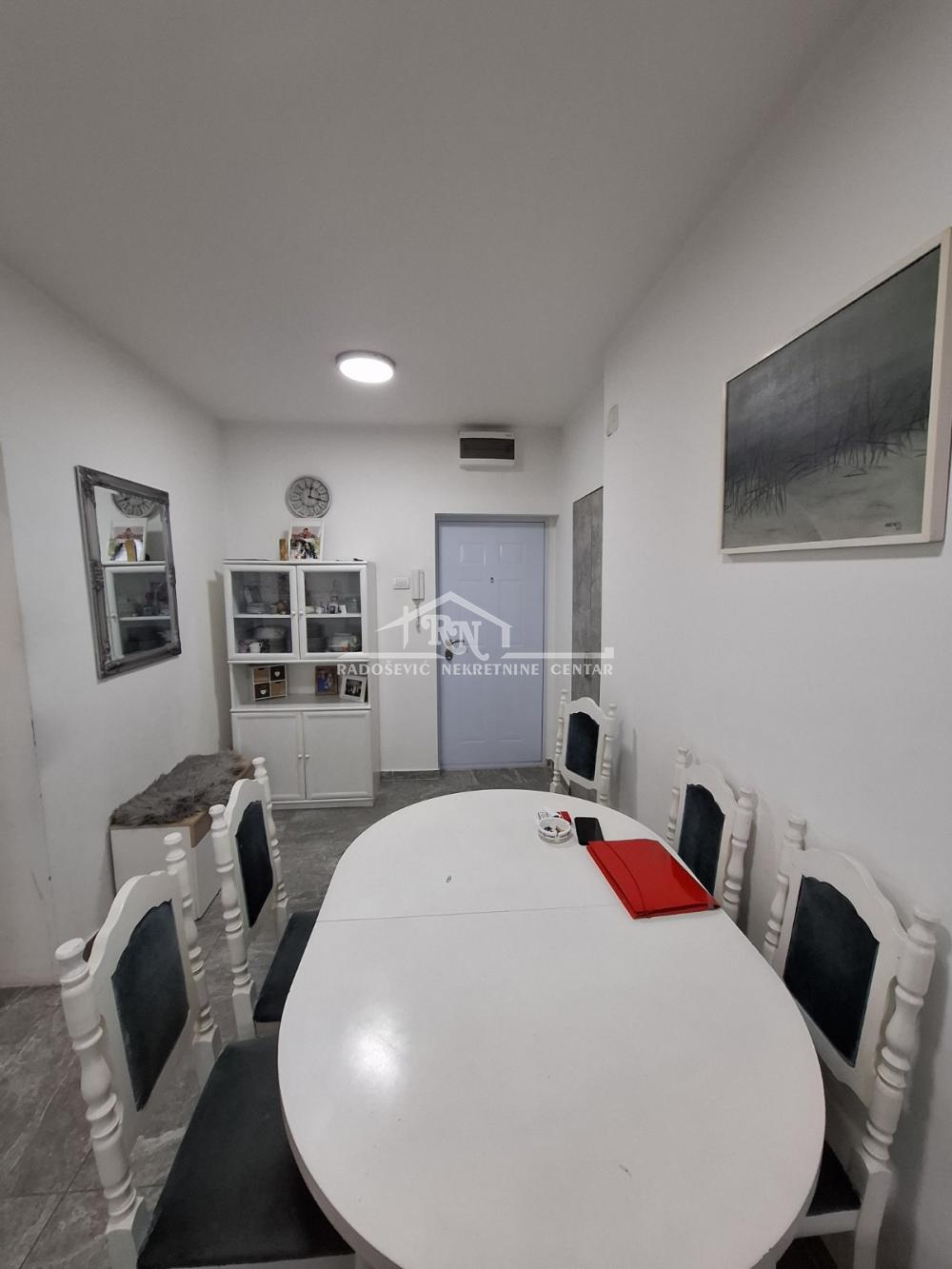 Stan na prodaju u Beogradu, Karaburma, dvosoban, 53m2, cena 152500 evra