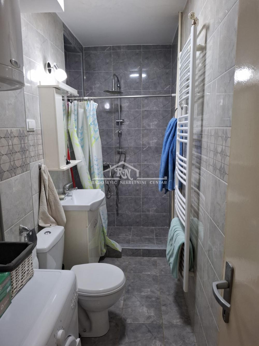 Stan na prodaju u Beogradu, Karaburma, dvosoban, 53m2, cena 152500 evra