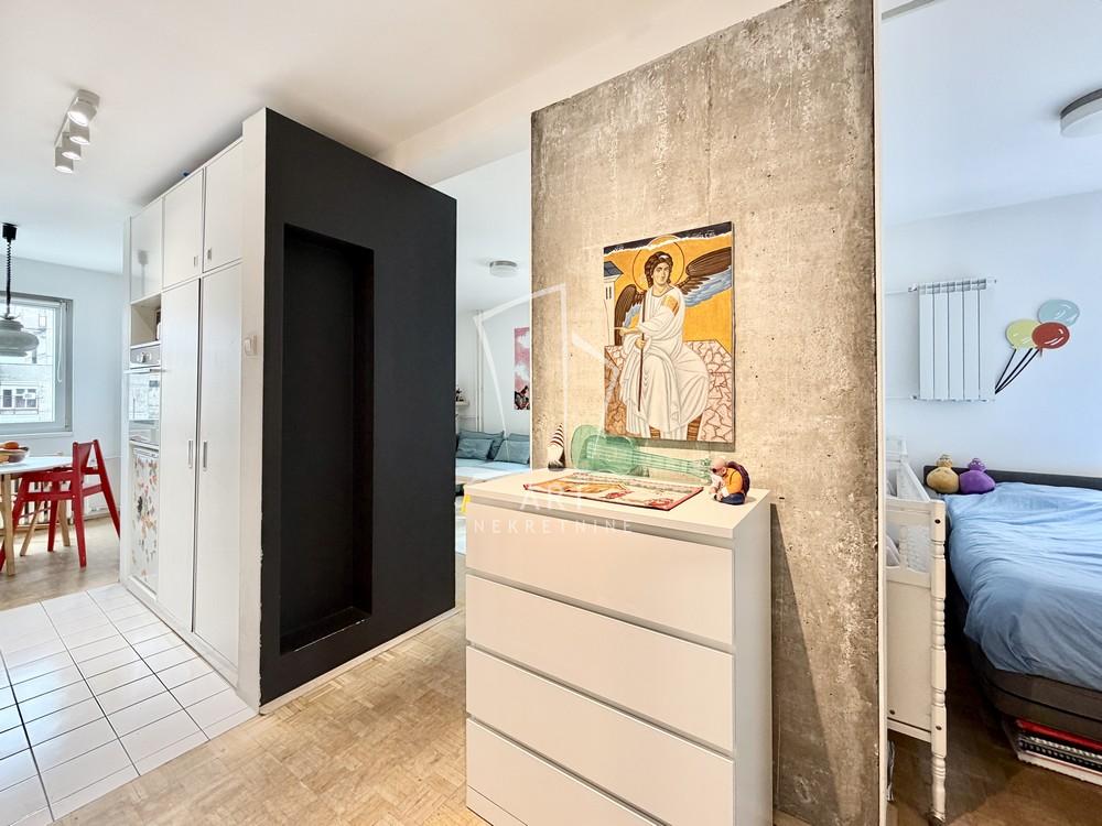 Stan na prodaju u Beogradu, Novi Beograd blok 63, dvoiposoban, 60m2, cena 199000 evra