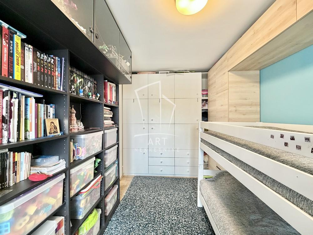 Stan na prodaju u Beogradu, Novi Beograd blok 63, dvoiposoban, 60m2, cena 199000 evra