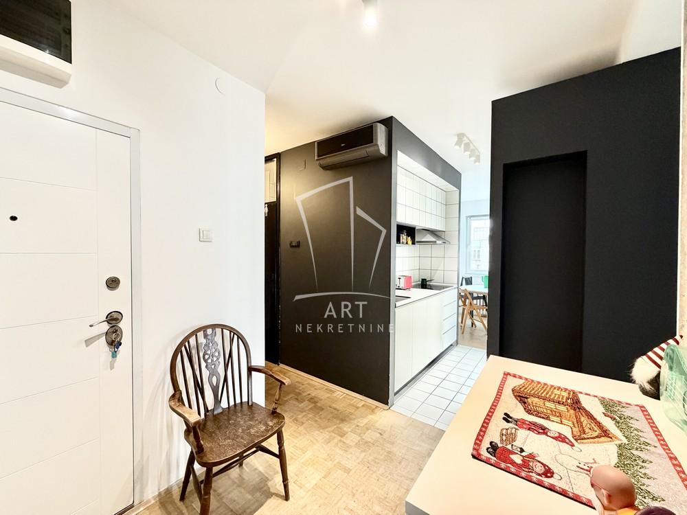 Stan na prodaju u Beogradu, Novi Beograd blok 63, dvoiposoban, 60m2, cena 199000 evra