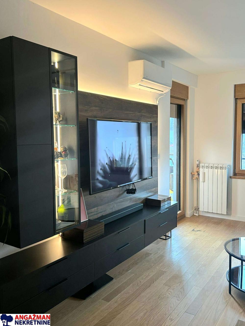 Stan na prodaju u Beogradu, Zemun, 71m2, cena 320000 evra