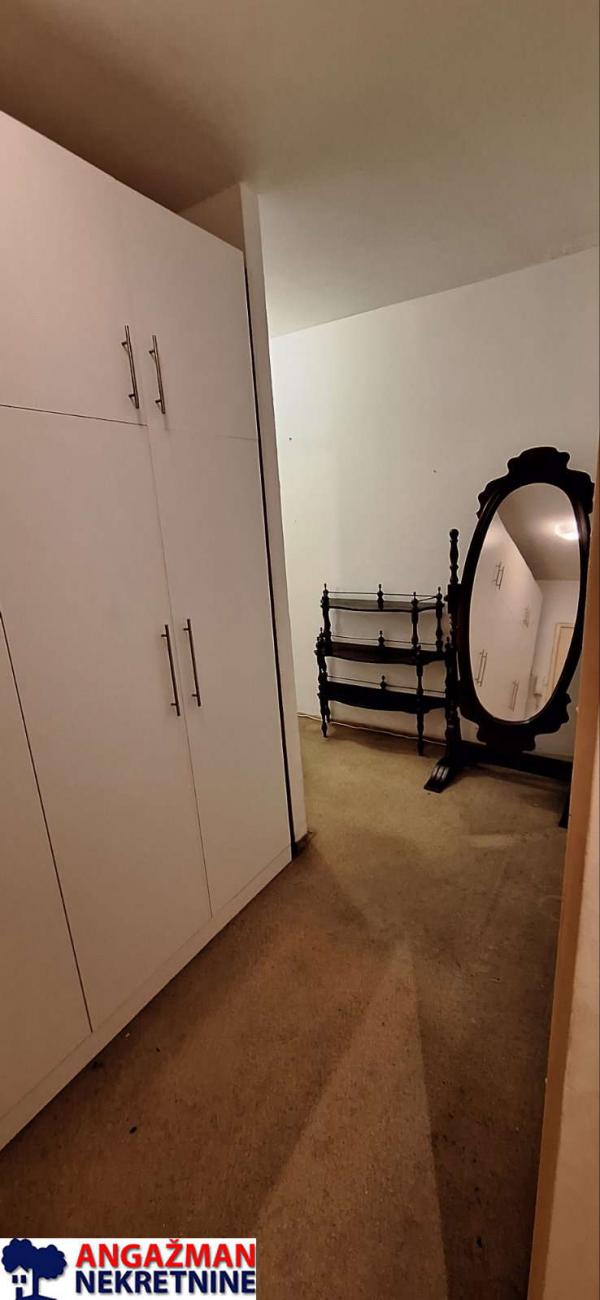 Stan na prodaju u Beogradu, Novi Beograd blok 70 (Kineski TC), 72m2, cena 249000 evra