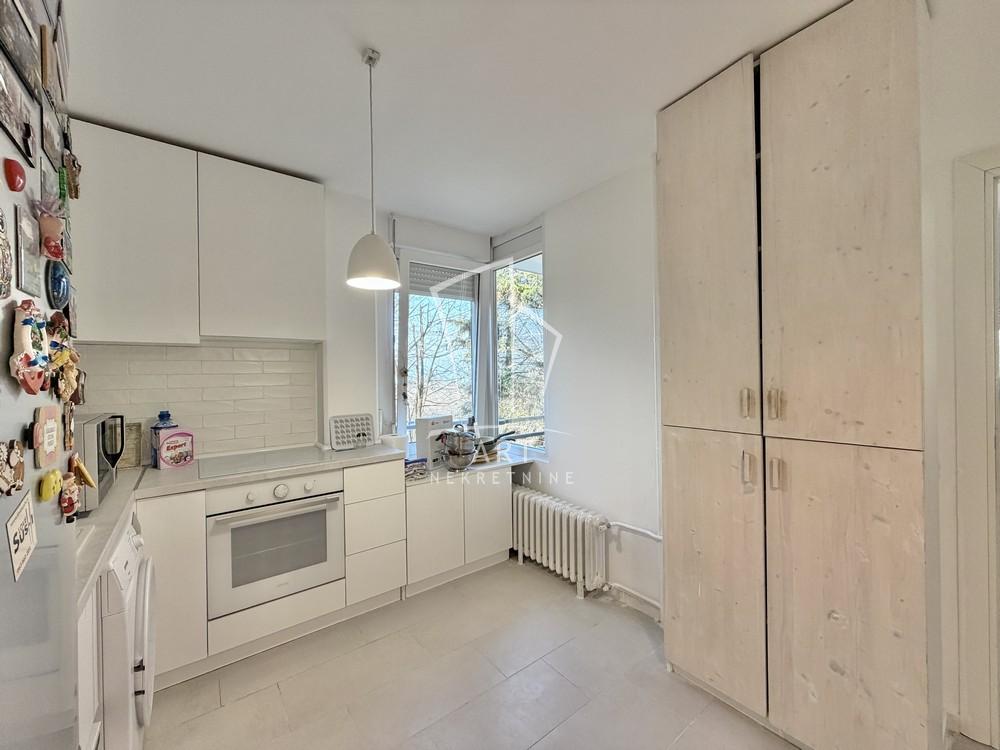 Stan na prodaju u Beogradu, Čukarica, troiposoban, 95m2, cena 309000 evra