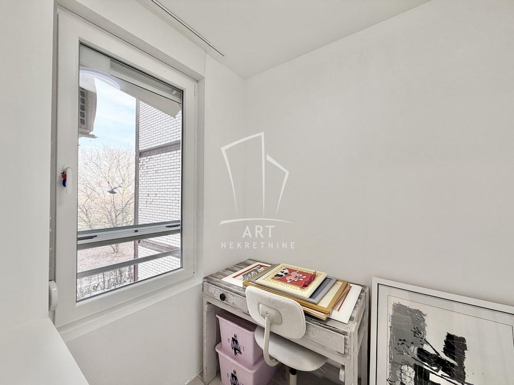 Stan na prodaju u Beogradu, Čukarica, troiposoban, 95m2, cena 309000 evra