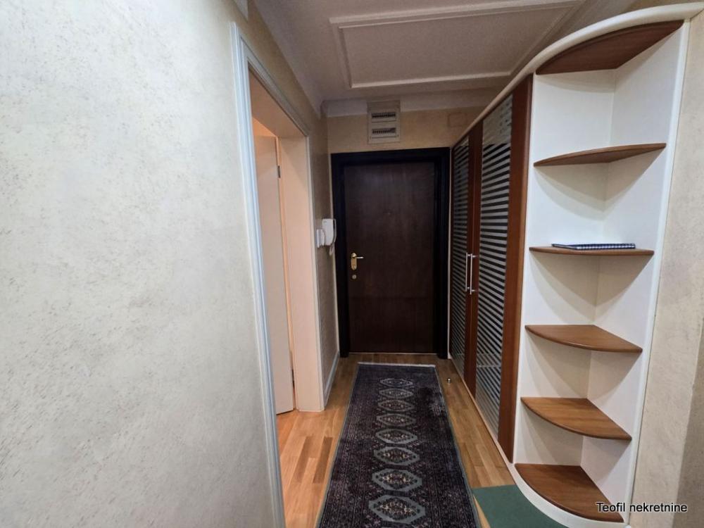 Stan na prodaju u Beogradu, Autokomanda, trosoban, 77m2, cena 261000 evra