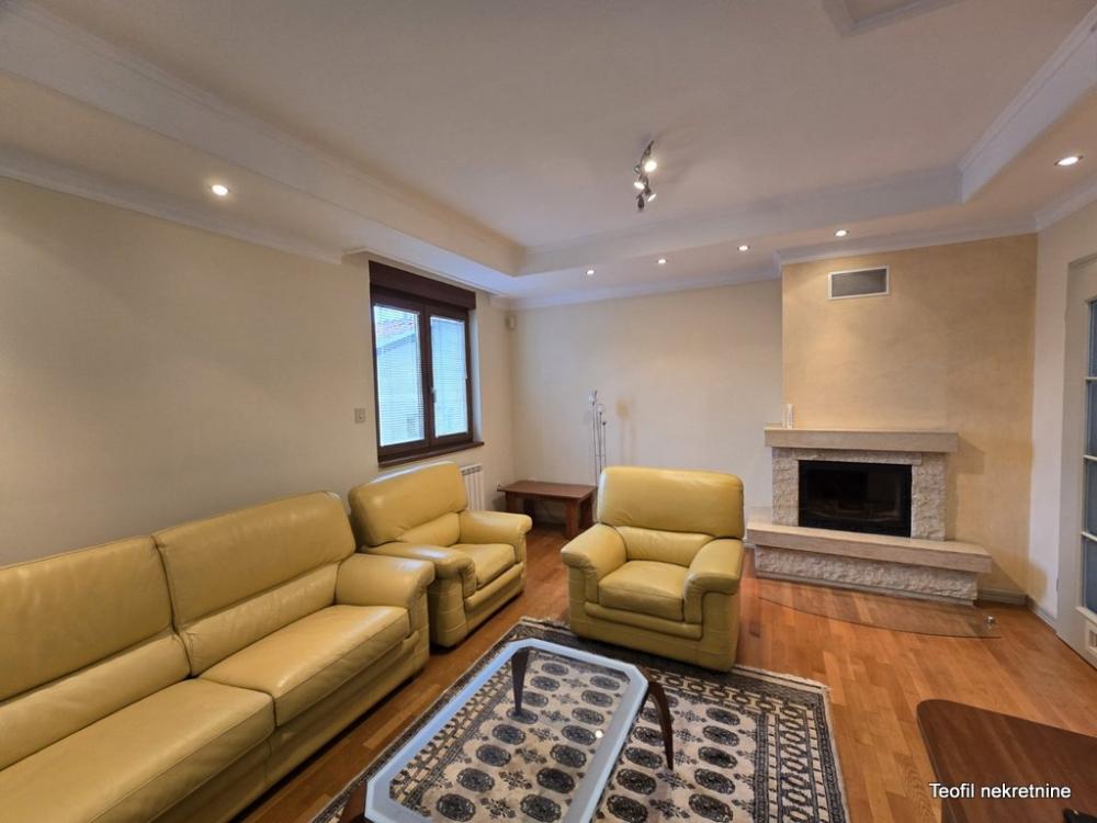 Stan na prodaju u Beogradu, Autokomanda, trosoban, 77m2, cena 261000 evra