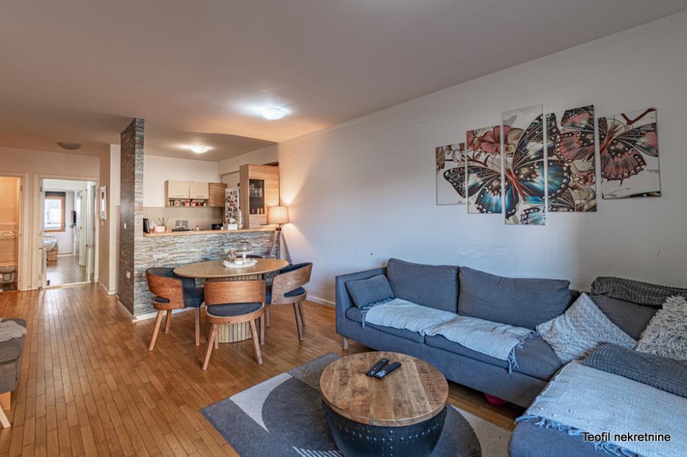 Stan na prodaju u Beogradu, Tošin bunar, troiposoban, 75m2, cena 279900 evra