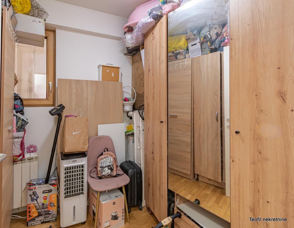 Stan na prodaju u Beogradu, Tošin bunar, troiposoban, 75m2, cena 279900 evra