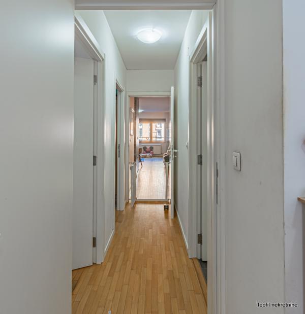 Stan na prodaju u Beogradu, Tošin bunar, troiposoban, 75m2, cena 279900 evra