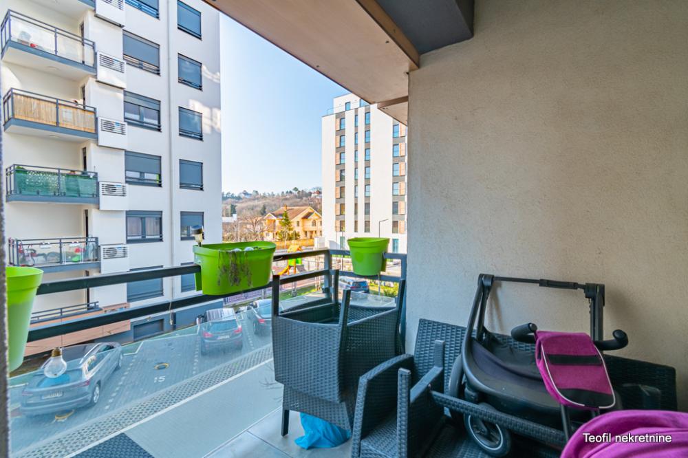 Stan na prodaju u Beogradu, Tošin bunar, troiposoban, 75m2, cena 279900 evra