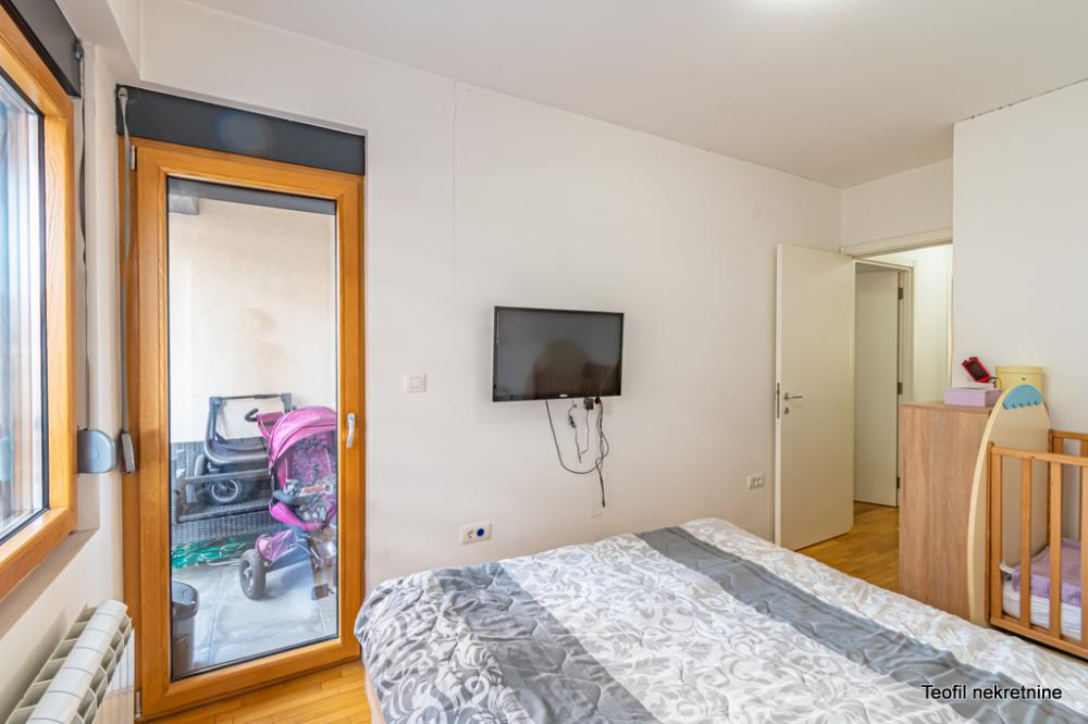 Stan na prodaju u Beogradu, Tošin bunar, troiposoban, 75m2, cena 279900 evra