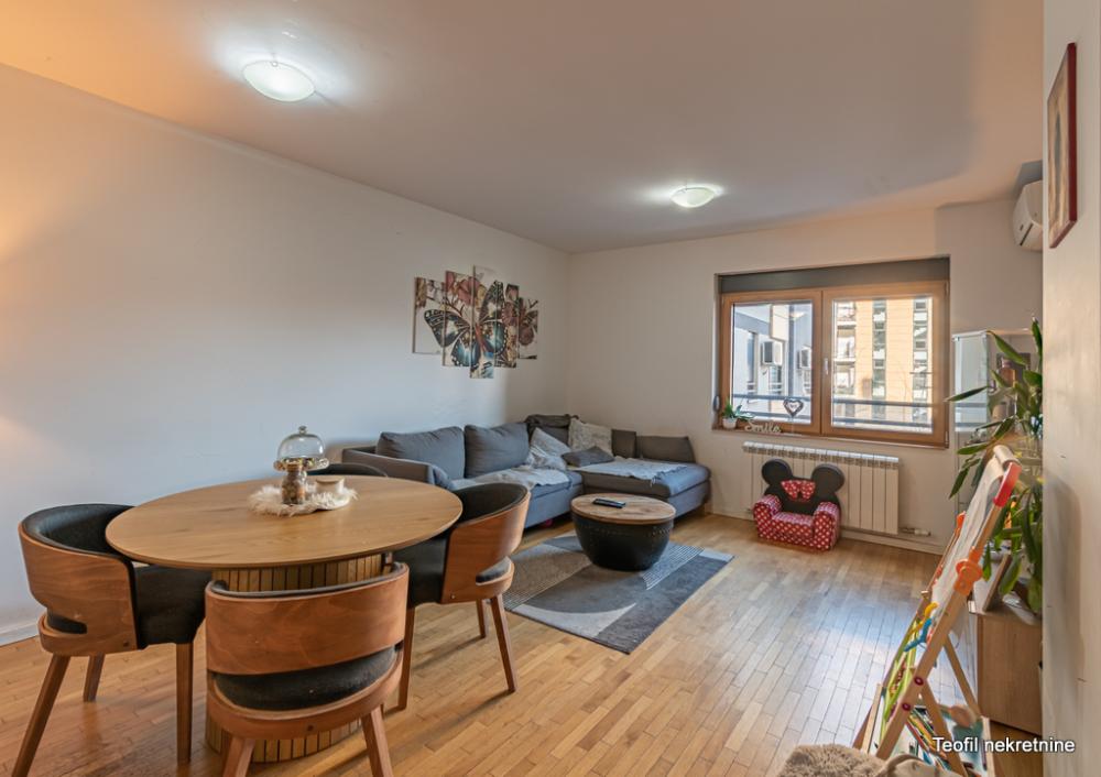 Stan na prodaju u Beogradu, Tošin bunar, troiposoban, 75m2, cena 279900 evra