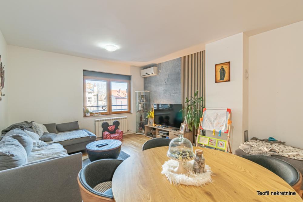 Stan na prodaju u Beogradu, Tošin bunar, troiposoban, 75m2, cena 279900 evra