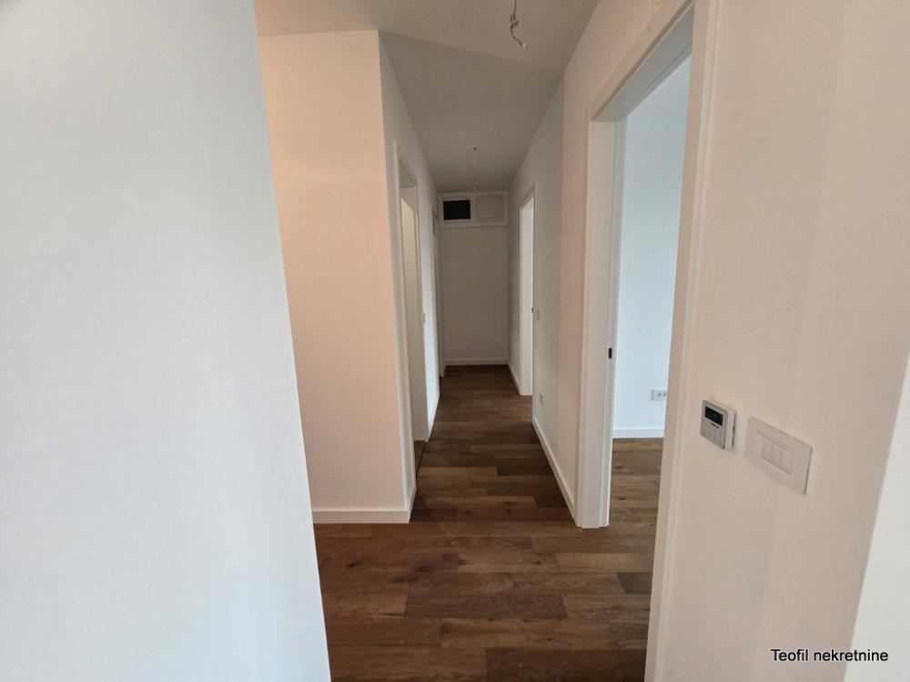 Stan na prodaju u Beogradu, Dušanovac, trosoban, 65m2, cena 227500 evra