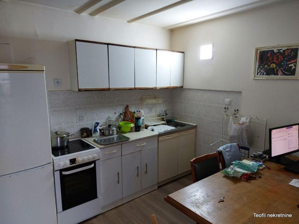 Stan na prodaju u Beogradu, Prvomajska, jednosoban, 32m2, cena 75000 evra