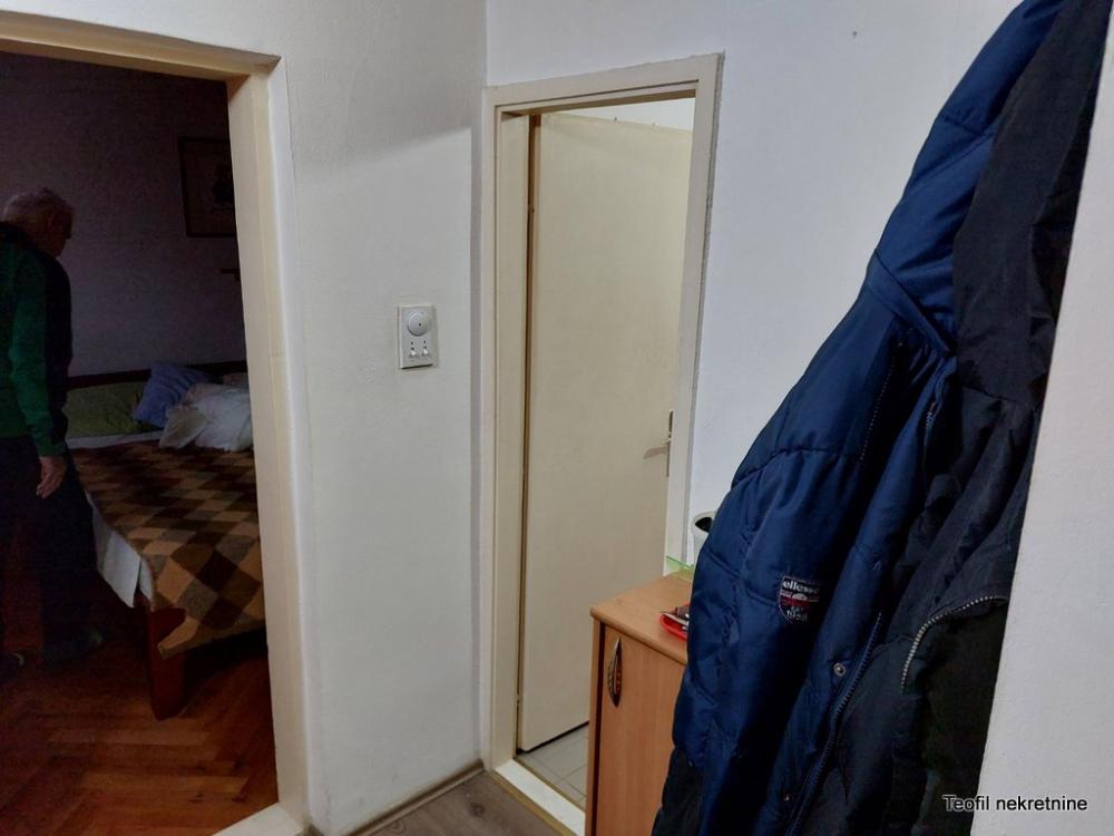 Stan na prodaju u Beogradu, Prvomajska, jednosoban, 32m2, cena 75000 evra