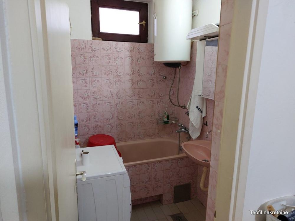 Stan na prodaju u Beogradu, Prvomajska, jednosoban, 32m2, cena 75000 evra