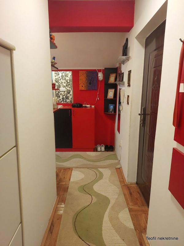 Stan na prodaju u Beogradu, Petlovo brdo, trosoban, 63m2, cena 100000 evra