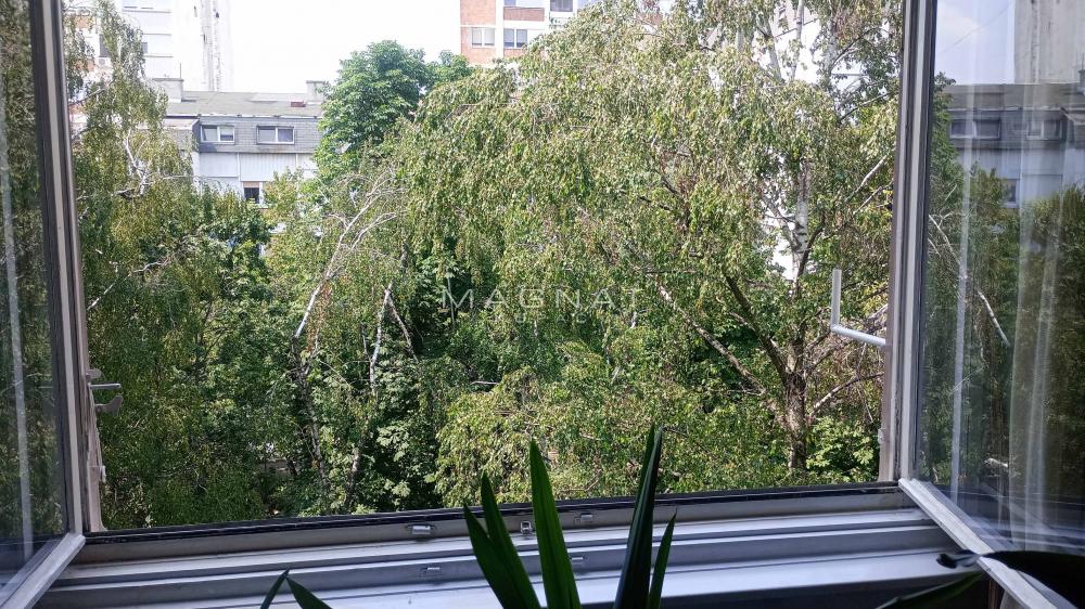 Stan na prodaju u Beogradu, Rakovica, trosoban, 77m2, cena 192000 evra