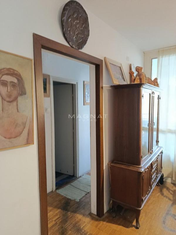 Stan na prodaju u Beogradu, Rakovica, trosoban, 77m2, cena 192000 evra