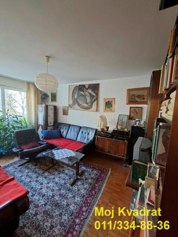 Stan na prodaju u Beogradu, Skojevsko naselje, trosoban, 77m2, cena 192000 evra