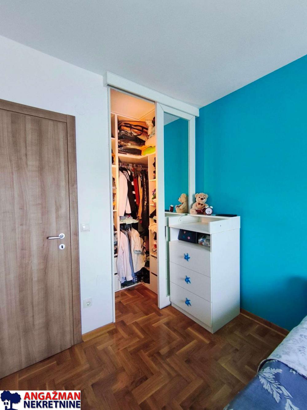 Stan na prodaju u Beogradu, Cvetanova ćuprija, 57m2, cena 149900 evra