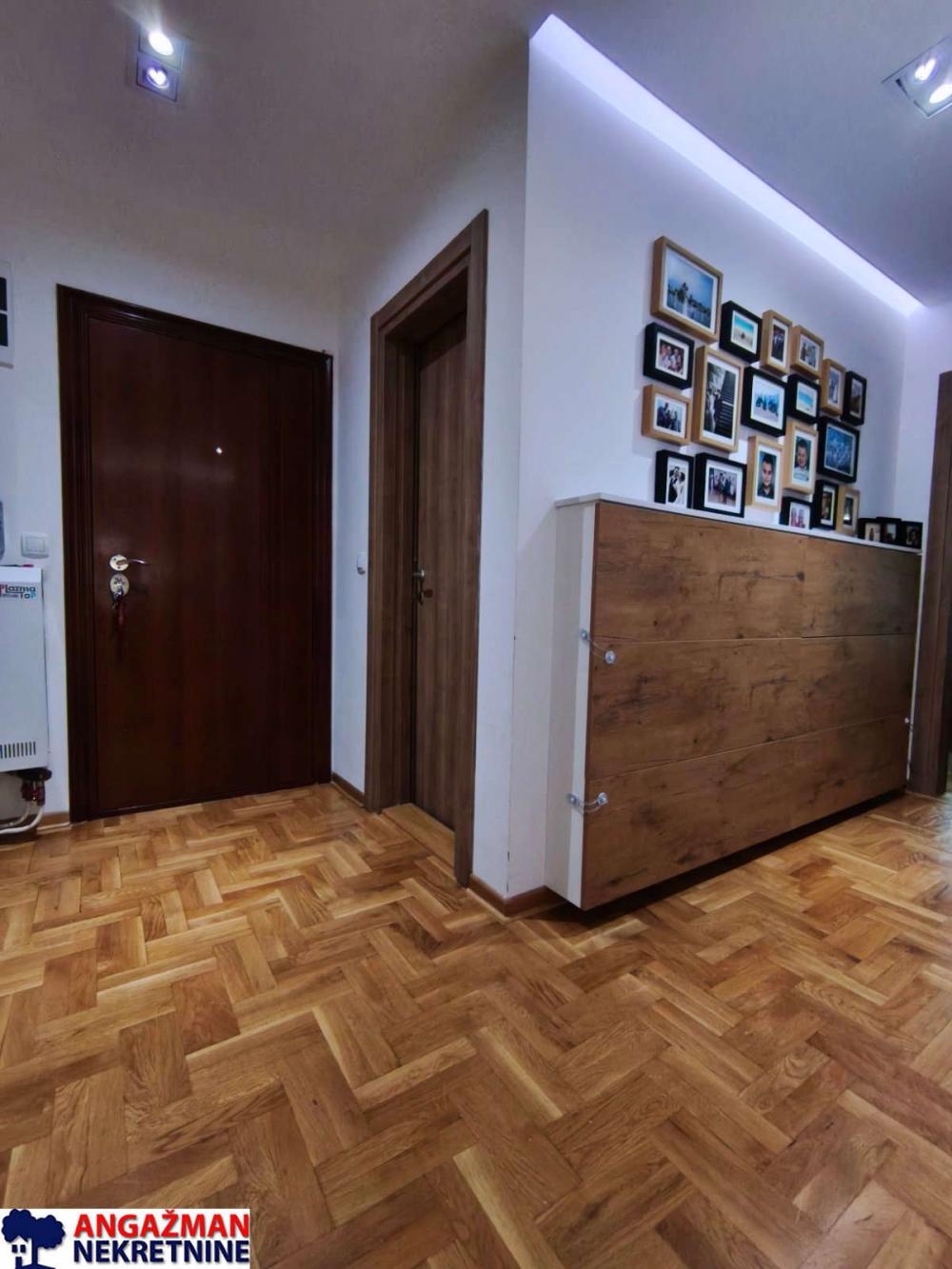 Stan na prodaju u Beogradu, Cvetanova ćuprija, 57m2, cena 149900 evra